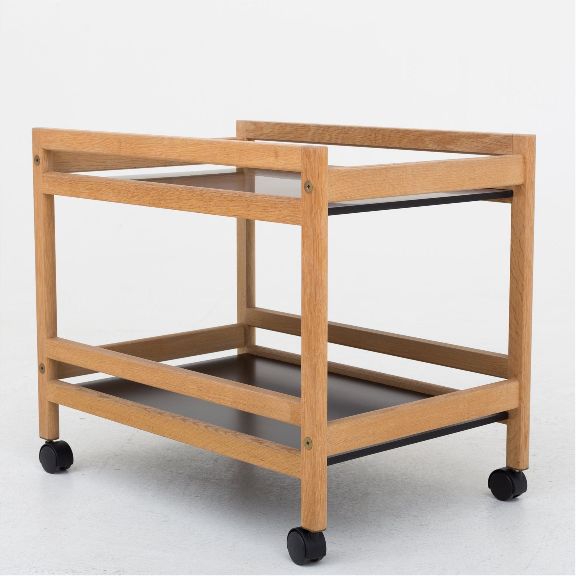 BM 5370 Trolley in oak