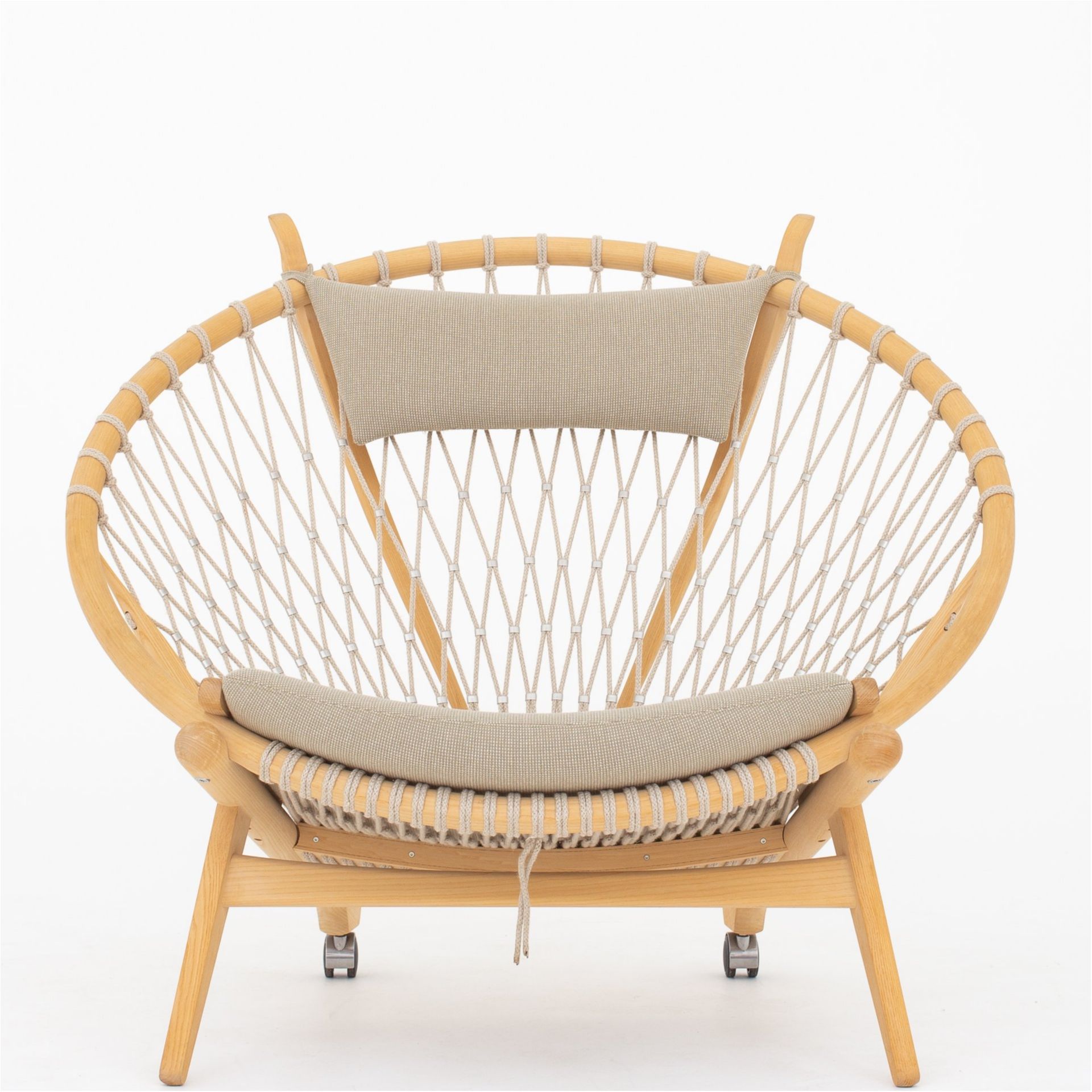 pp 130  circle chair in ash