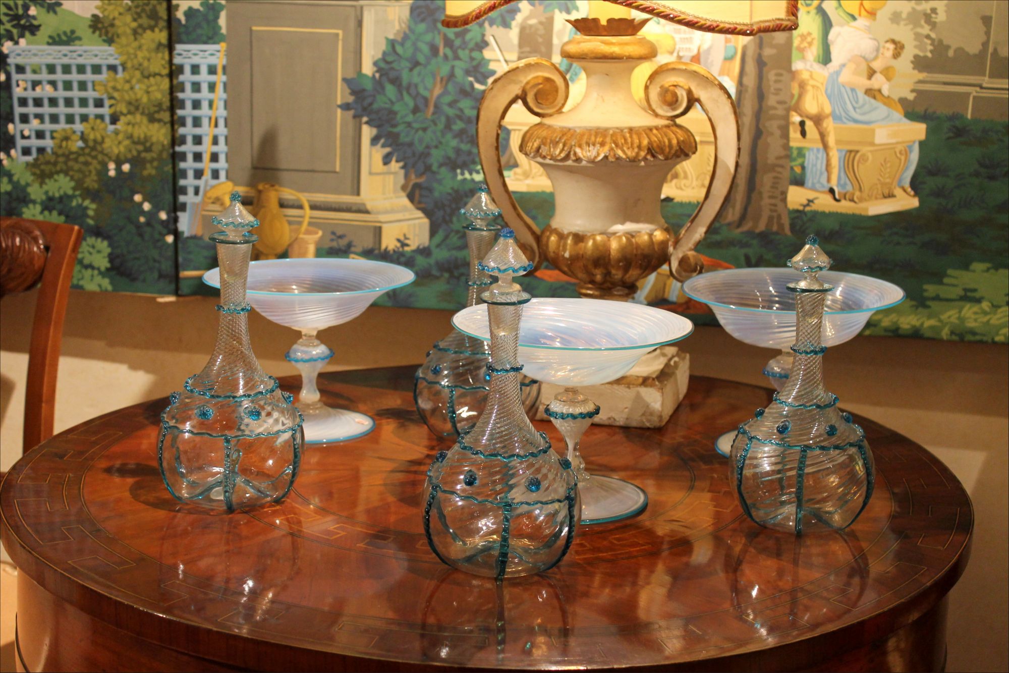 https://artorigo.com/ao_products/3803/l/furniture-glass-objects-18th-century-1700-1799-rococo-murano-galleria-antonio-esposito-di-chiara-esposito-17119.JPG