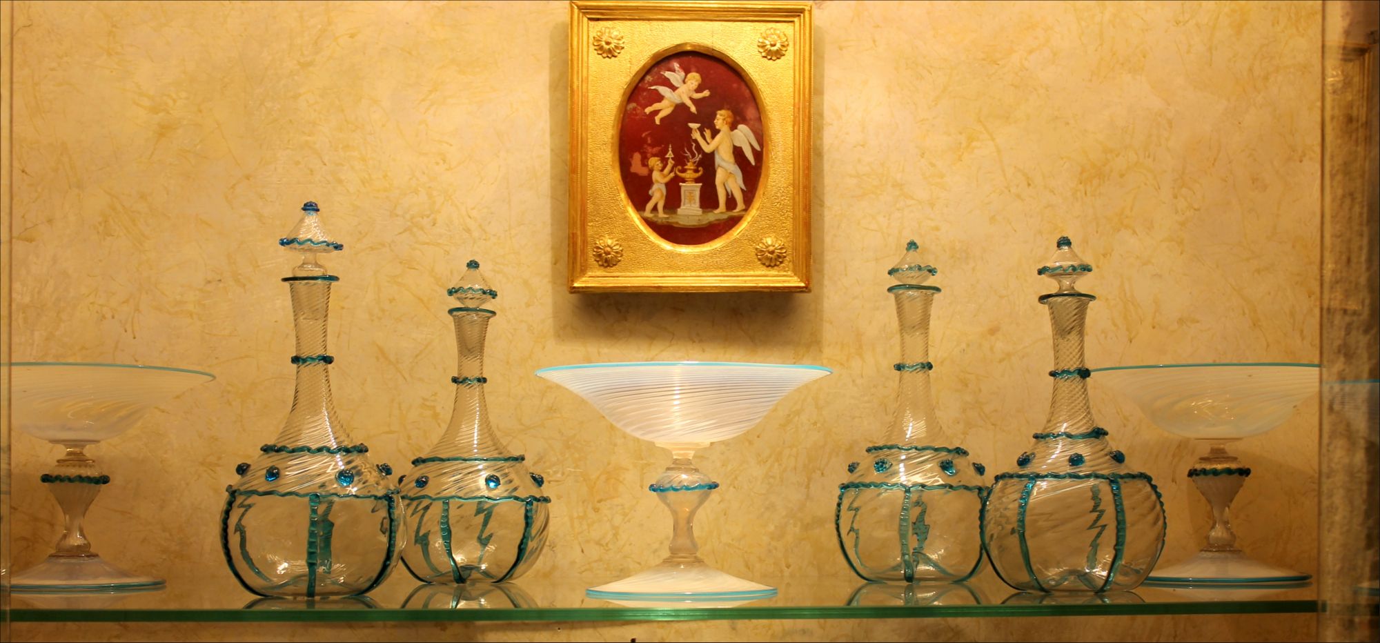 https://artorigo.com/ao_products/3803/l/furniture-glass-objects-18th-century-1700-1799-rococo-murano-galleria-antonio-esposito-di-chiara-esposito-17122.JPG