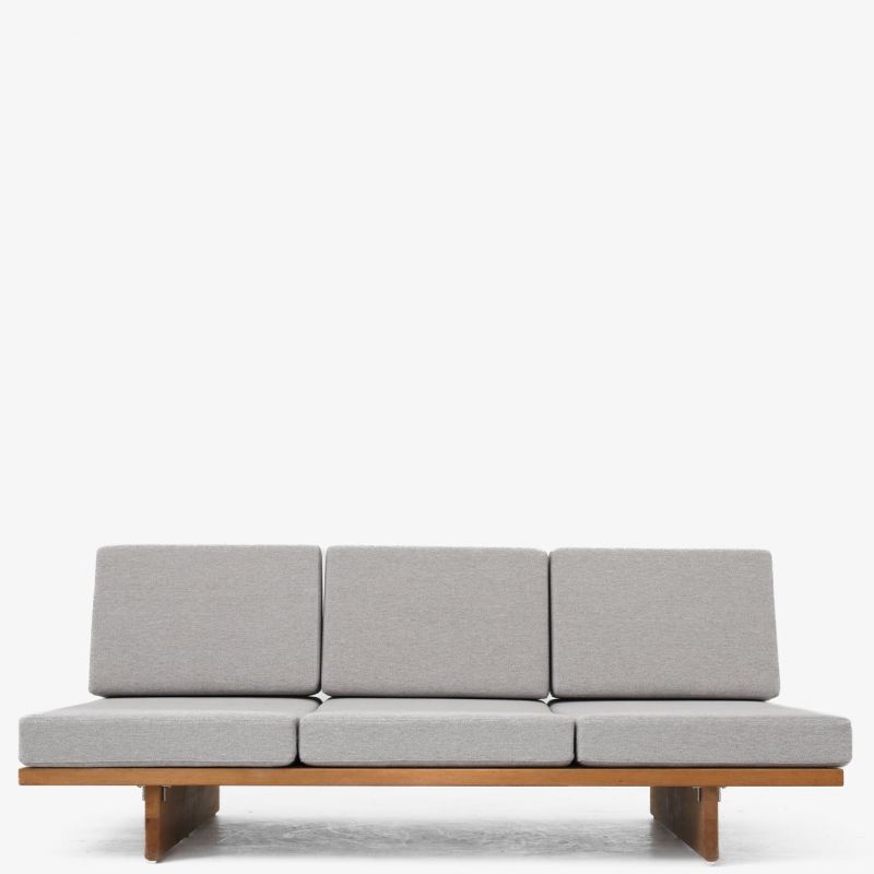 BM 4400 'Football sofa' in oak