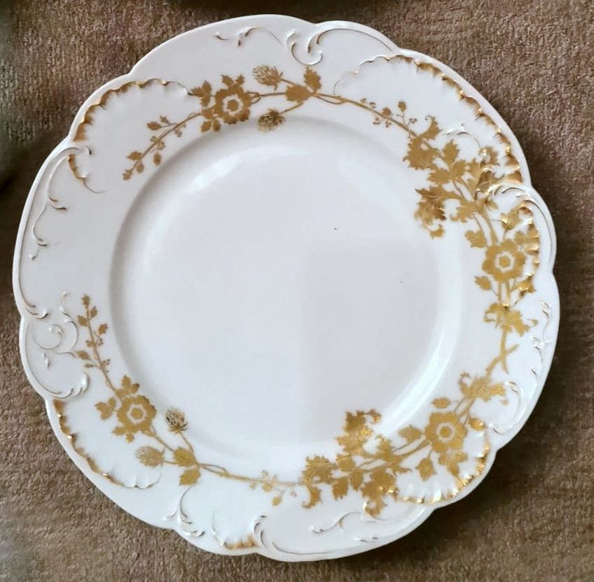 Haviland Limoges 6 French White Porcelain Flat Plates and Gold Decorations