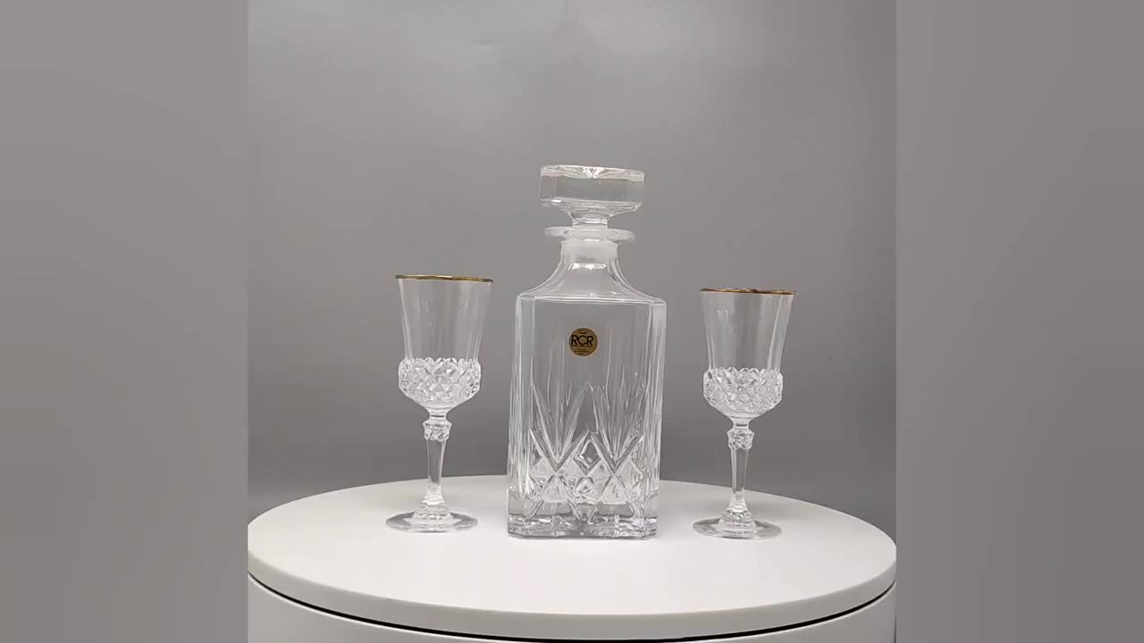 Crystal Decanter with 2 Crystal Glasses from RCR, Italy, 1970s, Set of 3  for sale at Pamono