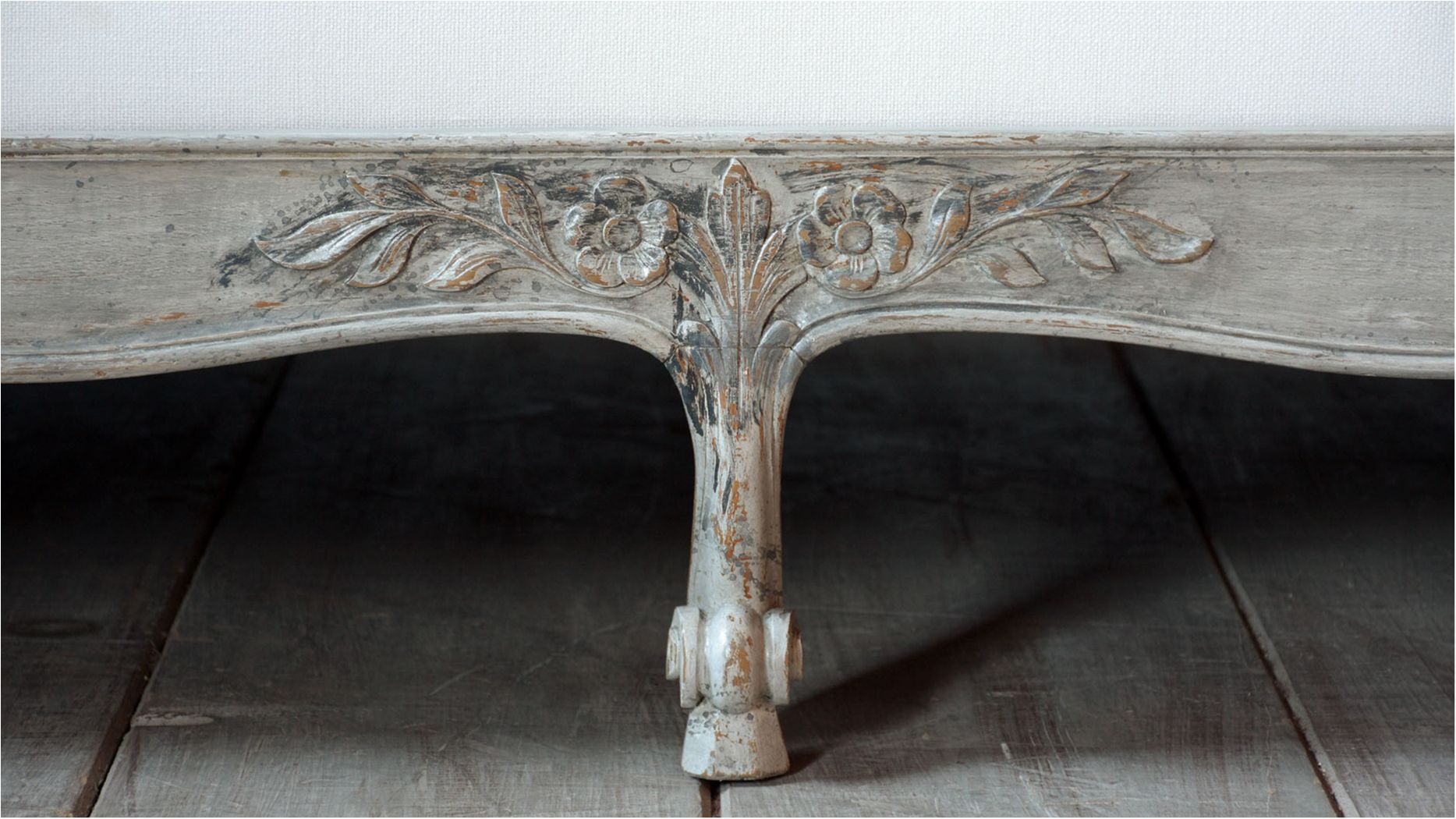 French Louis XV Style Daybed, Early 19th Century - Helen Storey Antiques
